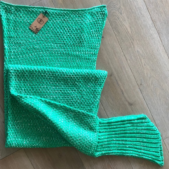 BG Other - BG Knitted Mermaid Tail Blanket/Sleeping Bag NWT